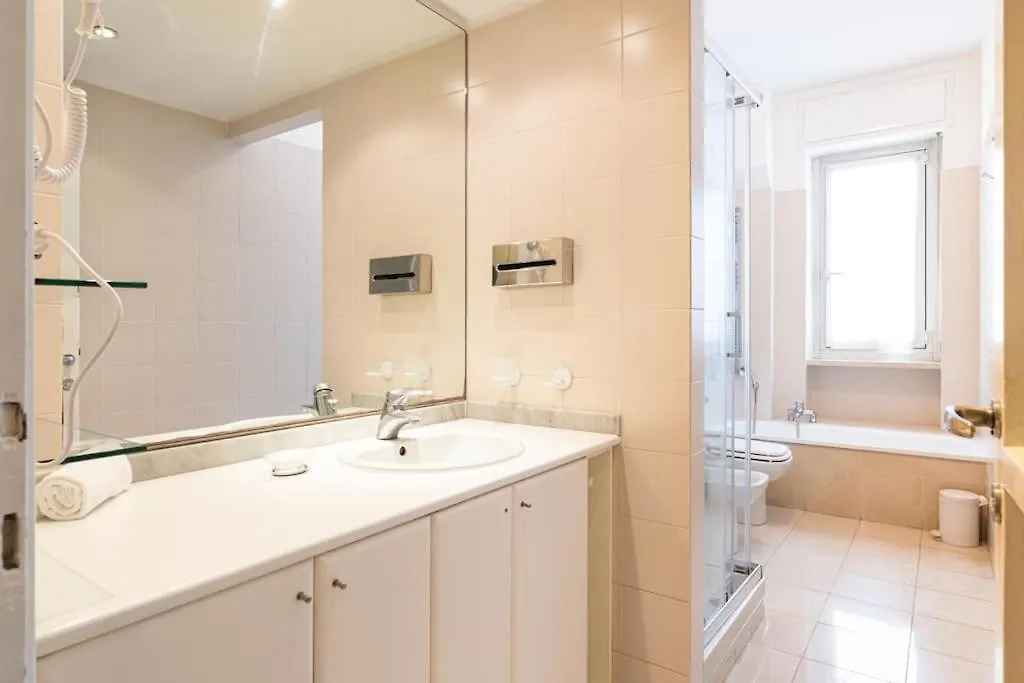 Splendido Trilocale Zara Ottavo Piano - Mirable Pm Apartment Milan 0*,