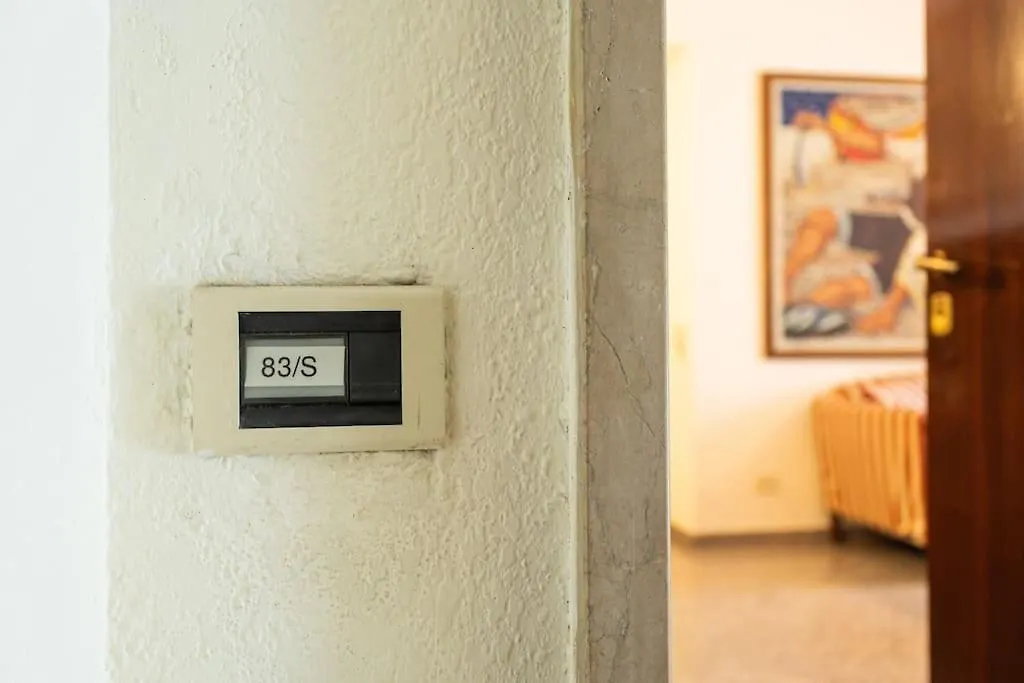 Splendido Trilocale Zara Ottavo Piano - Mirable Pm Apartment Milan 0*,  Italy