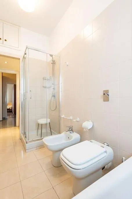 Splendido Trilocale Zara Ottavo Piano - Mirable Pm Apartment Milan