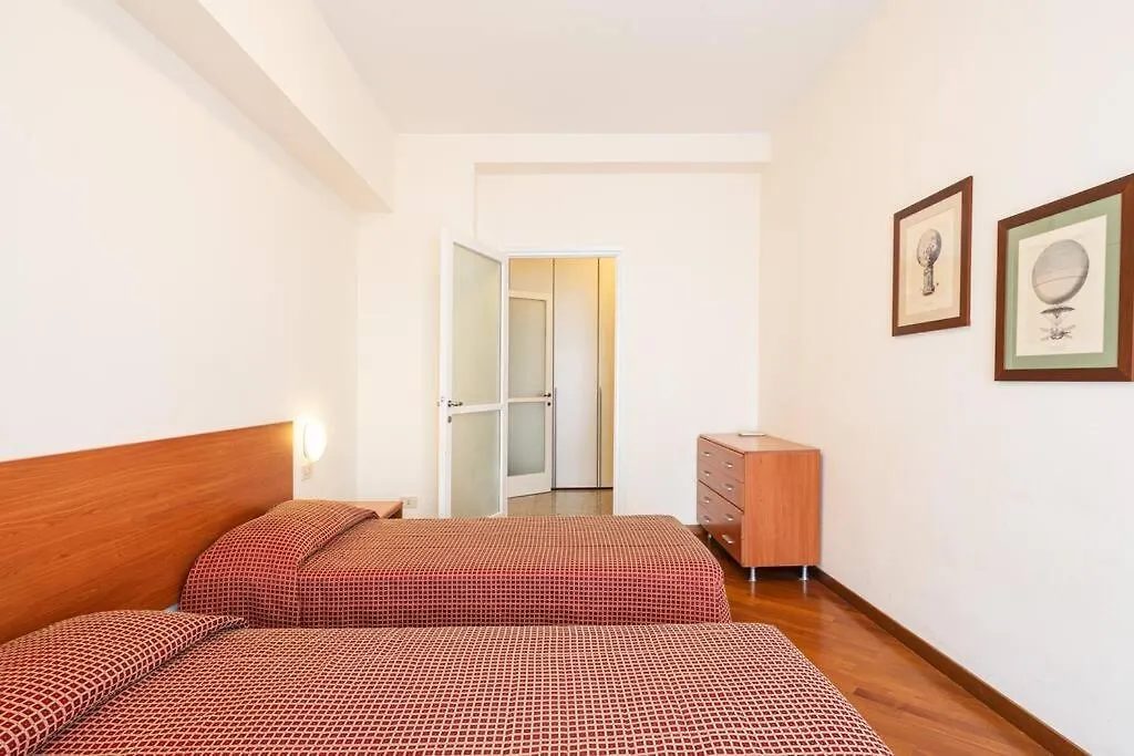 Splendido Trilocale Zara Ottavo Piano - Mirable Pm Apartment Milan
