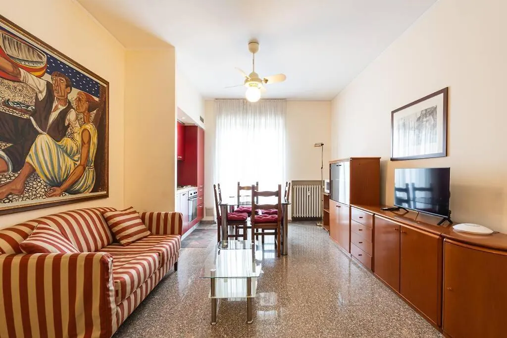 Splendido Trilocale Zara Ottavo Piano - Mirable Pm Apartment Milan Italy