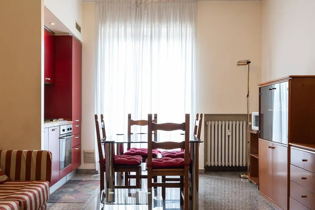 Splendido Trilocale Zara Ottavo Piano - Mirable Pm Apartment Milan Italy