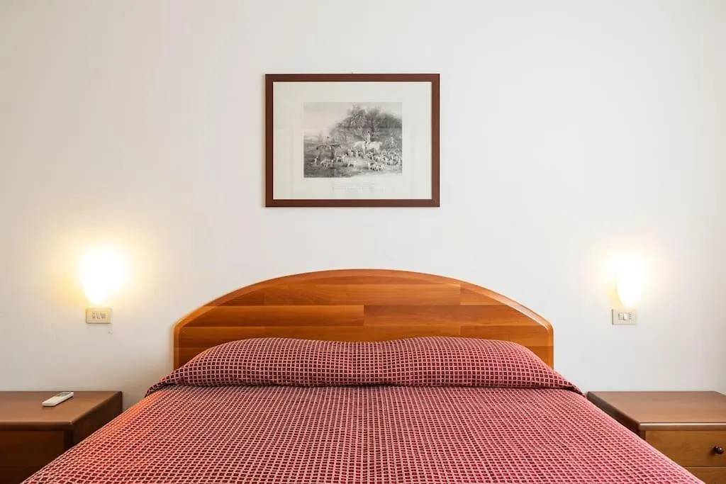Splendido Trilocale Zara Ottavo Piano - Mirable Pm Apartment Milan 0*,  Italy