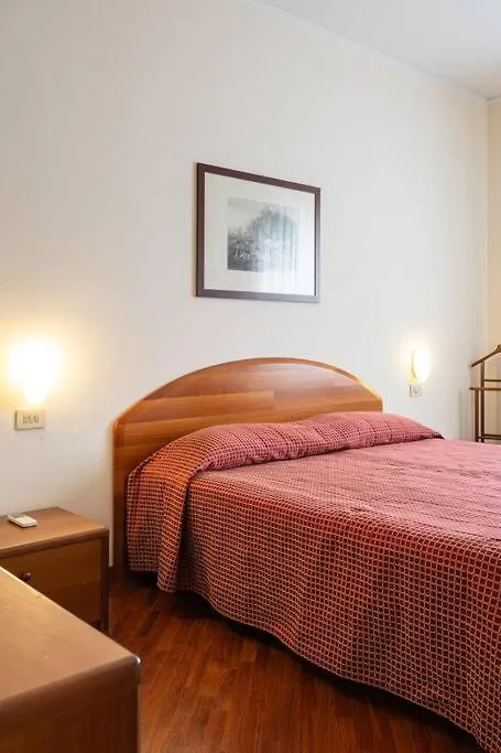 Splendido Trilocale Zara Ottavo Piano - Mirable Pm Apartment Milan