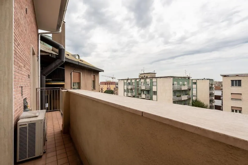 Splendido Trilocale Zara Ottavo Piano - Mirable Pm Apartment Milan