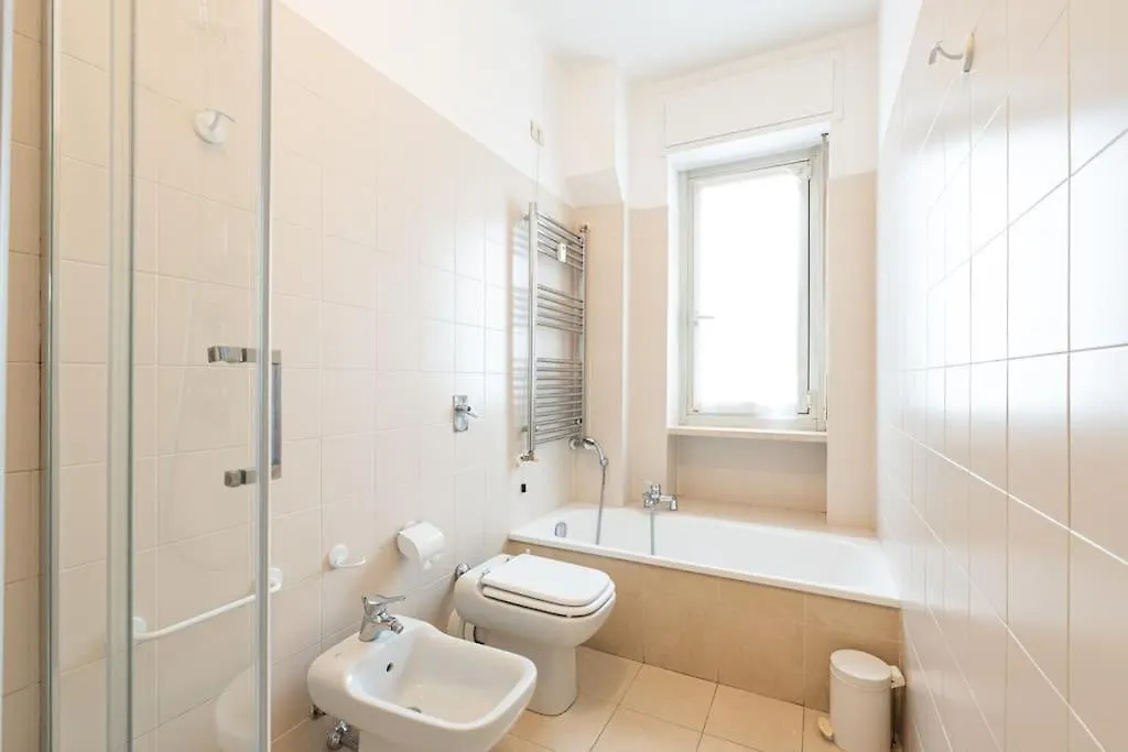 Splendido Trilocale Zara Ottavo Piano - Mirable Pm Apartment Milan 0*,