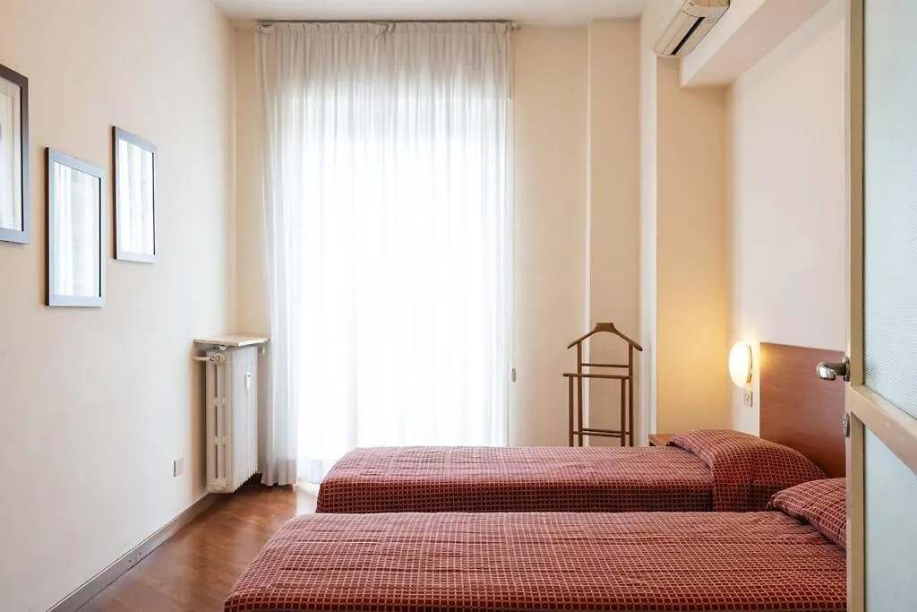 Splendido Trilocale Zara Ottavo Piano - Mirable Pm Apartment Milan