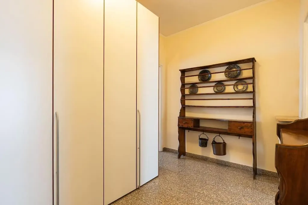 Splendido Trilocale Zara Ottavo Piano - Mirable Pm Apartment Milan 0*,  Italy