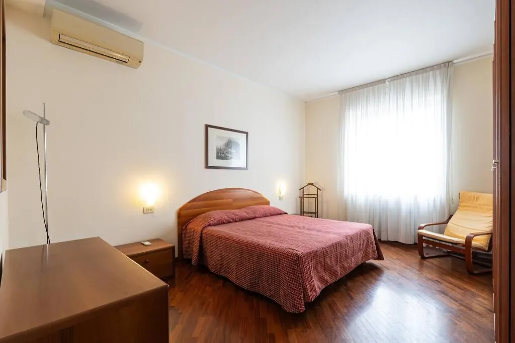 Splendido Trilocale Zara Ottavo Piano - Mirable Pm Apartment Milan