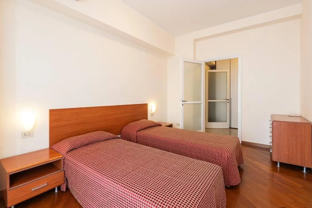 Splendido Trilocale Zara Ottavo Piano - Mirable Pm Apartment Milan